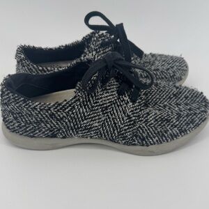 G H Bass Women's Shoes Shelby Sneaker Sz 7 Spa Comfort Black White Tweed